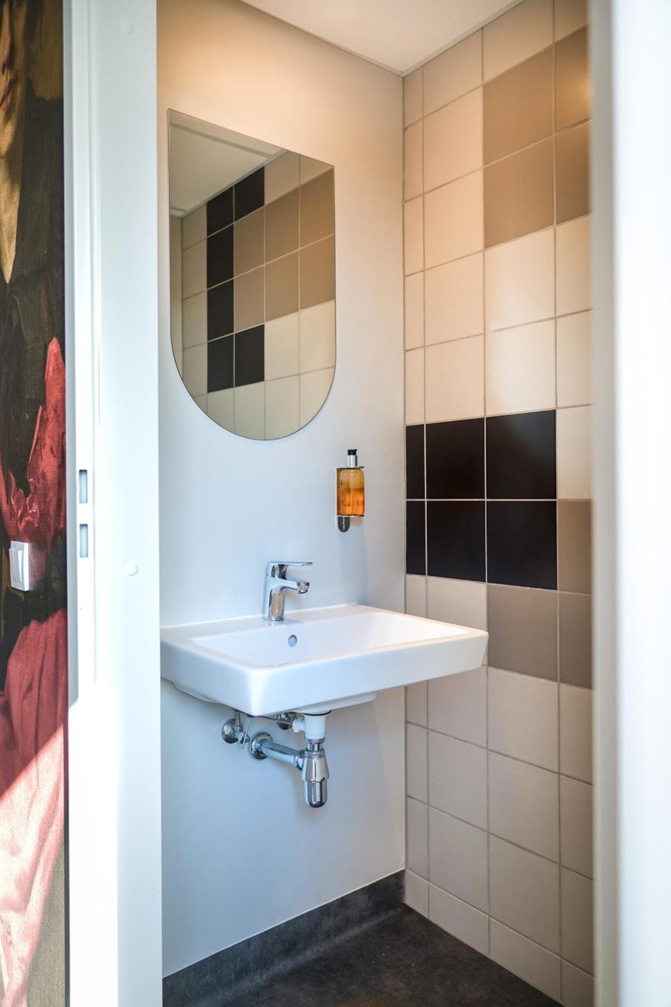 Easy One Premium Art Aparthotel Krakau Buitenkant foto